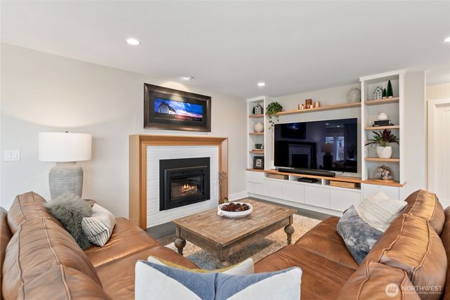 9604 44th Avenue SW, Seattle, WA 98136