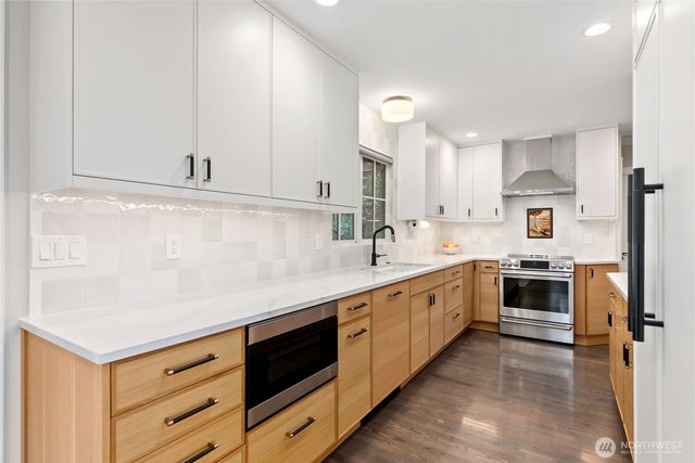 9604 44th Avenue SW, Seattle, WA 98136