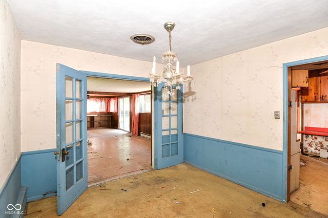 5515 Woodside Drive, Indianapolis, IN 46228