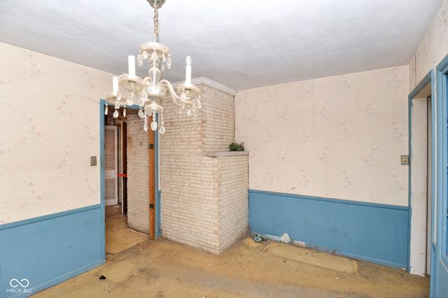 5515 Woodside Drive, Indianapolis, IN 46228
