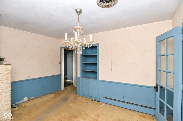 5515 Woodside Drive, Indianapolis, IN 46228