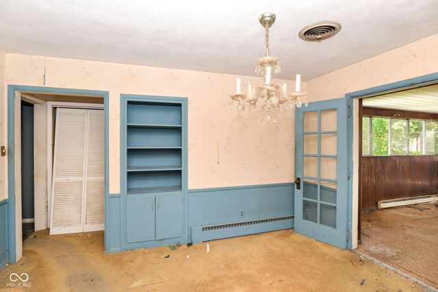5515 Woodside Drive, Indianapolis, IN 46228