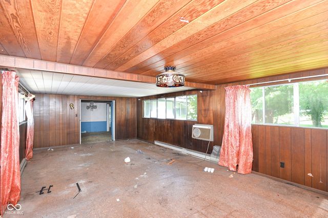 5515 Woodside Drive, Indianapolis, IN 46228