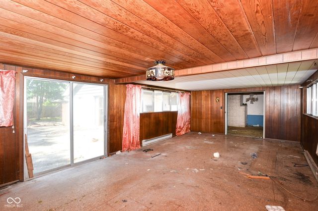 5515 Woodside Drive, Indianapolis, IN 46228