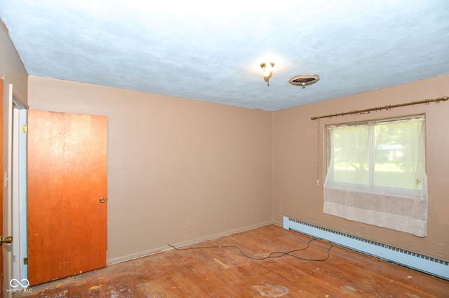 5515 Woodside Drive, Indianapolis, IN 46228