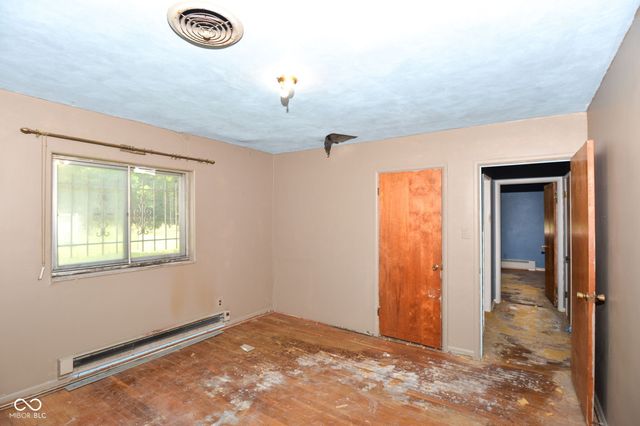 5515 Woodside Drive, Indianapolis, IN 46228