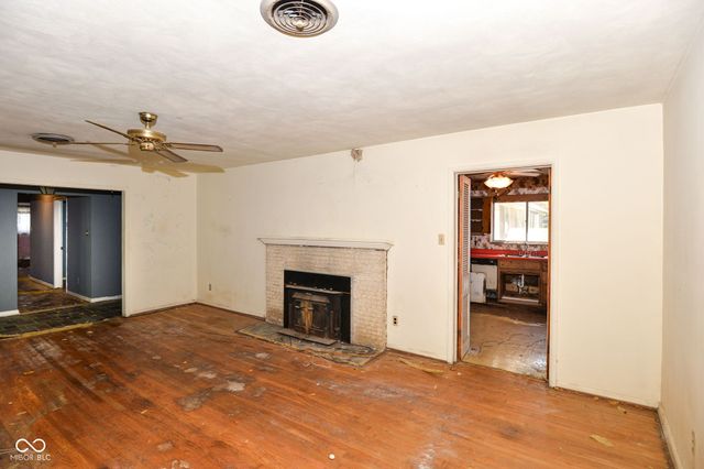 5515 Woodside Drive, Indianapolis, IN 46228