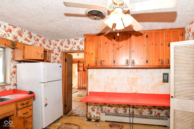 5515 Woodside Drive, Indianapolis, IN 46228