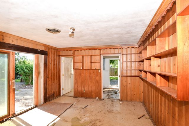 5515 Woodside Drive, Indianapolis, IN 46228