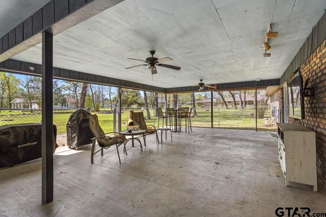 1887 Shiloh Estates Rd, Chandler, TX 75758