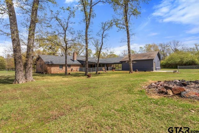 1887 Shiloh Estates Rd, Chandler, TX 75758