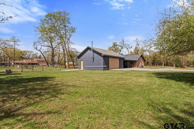 1887 Shiloh Estates Rd, Chandler, TX 75758