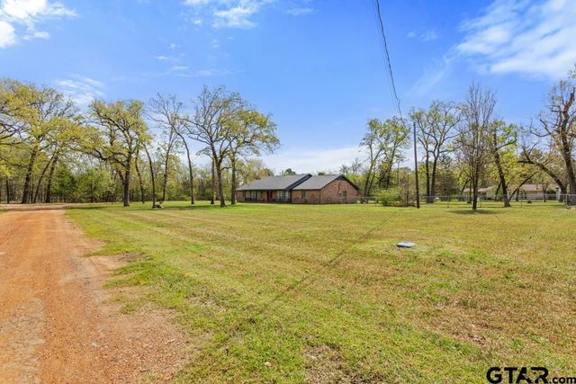 1887 Shiloh Estates Rd, Chandler, TX 75758