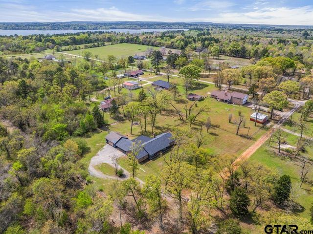 1887 Shiloh Estates Rd, Chandler, TX 75758