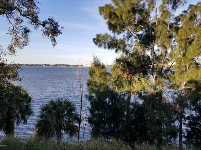 225 S Tropical Trail 423, Merritt Island, FL 32952