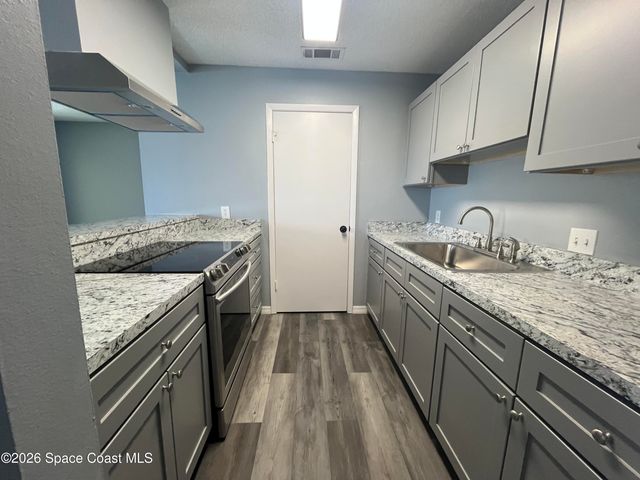 225 S Tropical Trail 423, Merritt Island, FL 32952