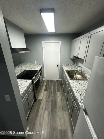 225 S Tropical Trail 423, Merritt Island, FL 32952