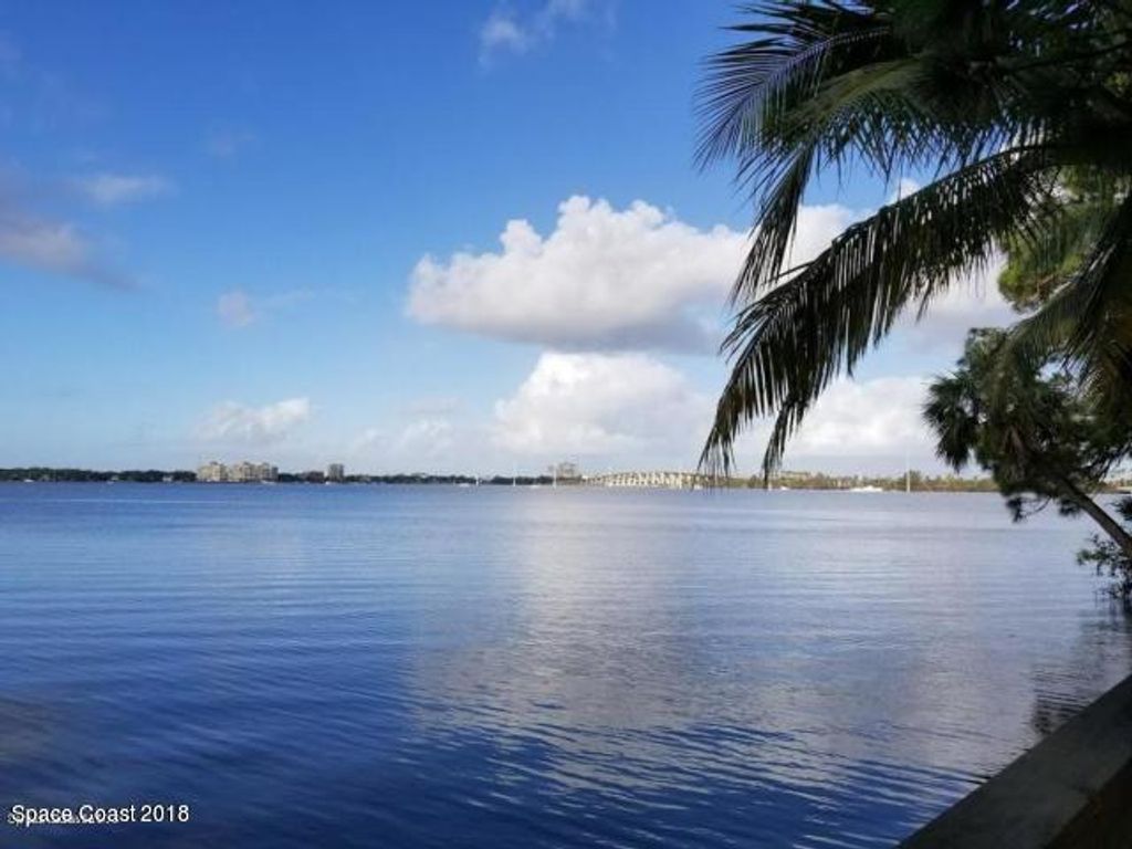 225 S Tropical Trail 423, Merritt Island, FL 32952