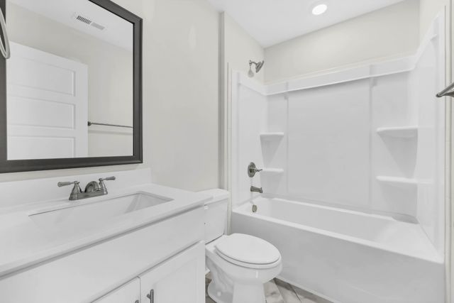 195 Leitrim Dr, Clarksville, TN 37042