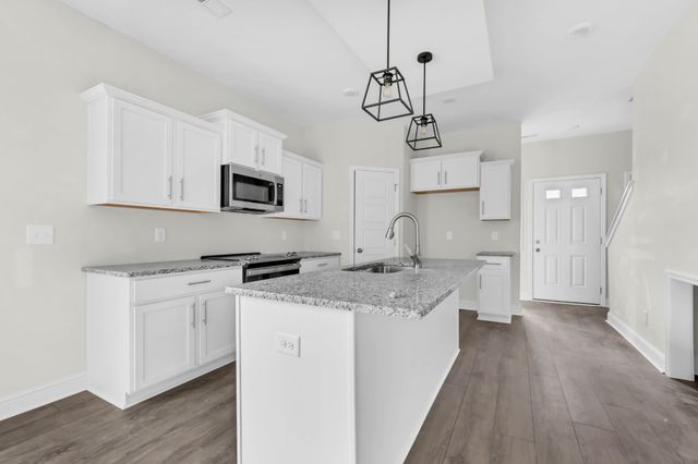 195 Leitrim Dr, Clarksville, TN 37042