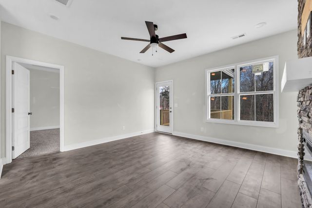 195 Leitrim Dr, Clarksville, TN 37042