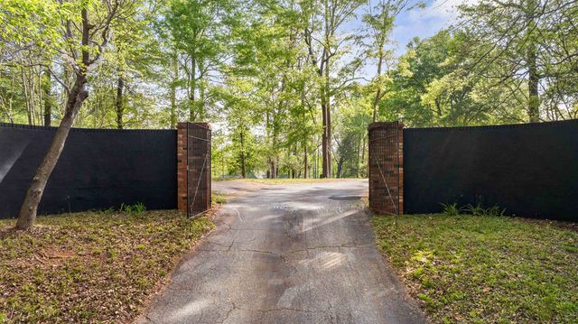 1171 Meadow Farm Road, Inman, SC 29349