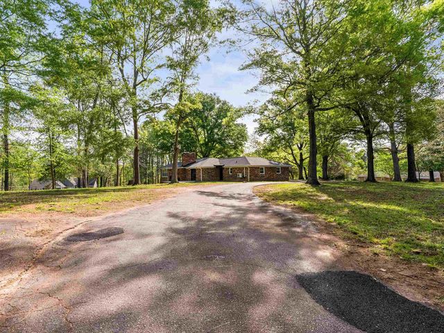 1171 Meadow Farm Road, Inman, SC 29349
