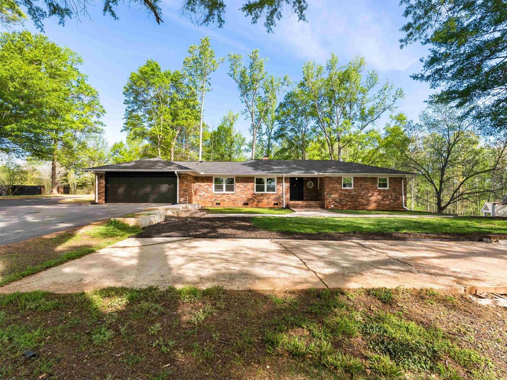 1171 Meadow Farm Road, Inman, SC 29349
