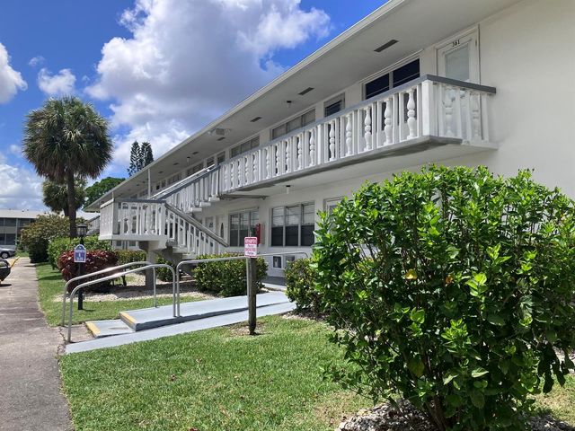 364 Northampton R, West Palm Beach, FL 33417