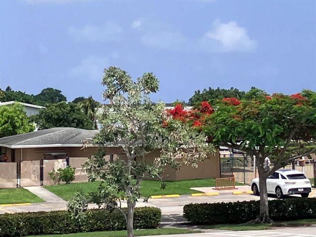 364 Northampton R, West Palm Beach, FL 33417