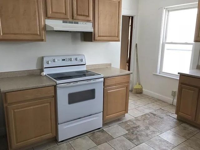 23 Bowdoin St 2, Medford, MA 02155