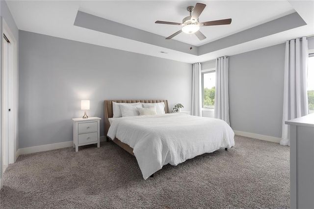 8492 Valley Spring Drive, De Soto, KS 66018