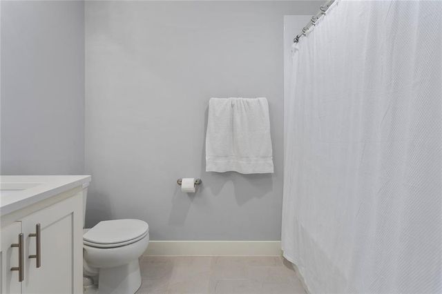 8492 Valley Spring Drive, De Soto, KS 66018