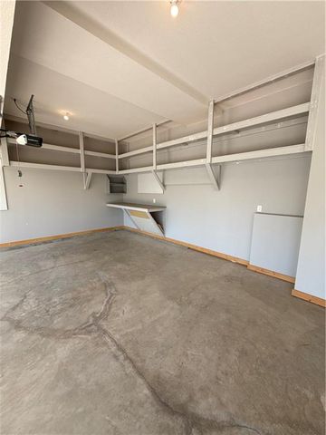 8492 Valley Spring Drive, De Soto, KS 66018