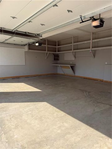 8492 Valley Spring Drive, De Soto, KS 66018