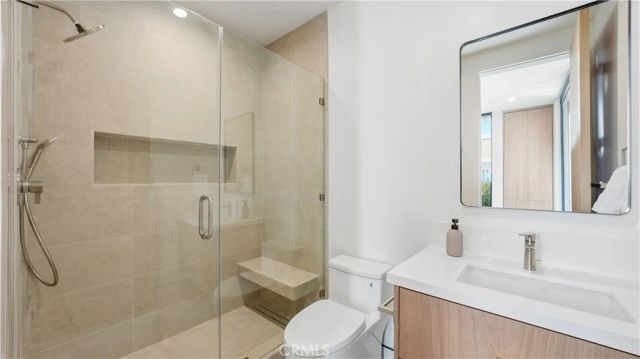 813 N Genesee Avenue, Los Angeles, CA 90046