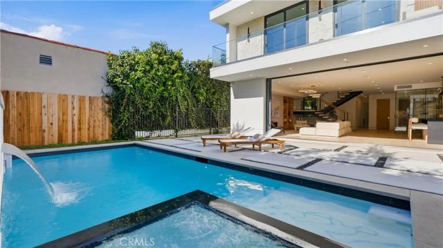 813 N Genesee Avenue, Los Angeles, CA 90046
