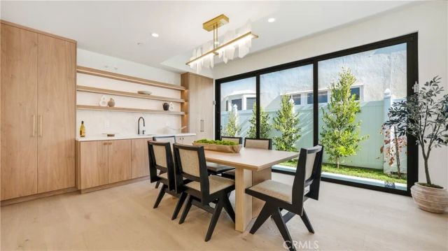 813 N Genesee Avenue, Los Angeles, CA 90046