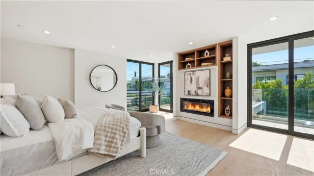 813 N Genesee Avenue, Los Angeles, CA 90046