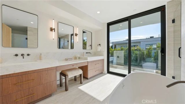 813 N Genesee Avenue, Los Angeles, CA 90046