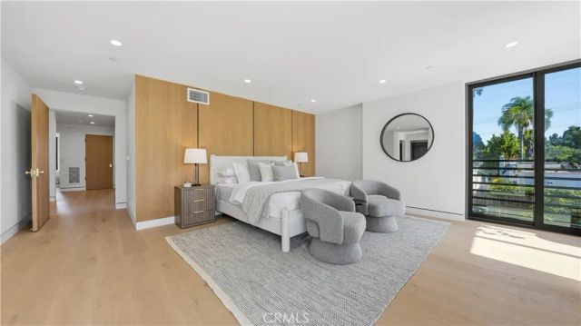 813 N Genesee Avenue, Los Angeles, CA 90046