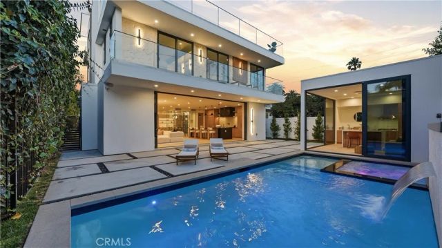 813 N Genesee Avenue, Los Angeles, CA 90046