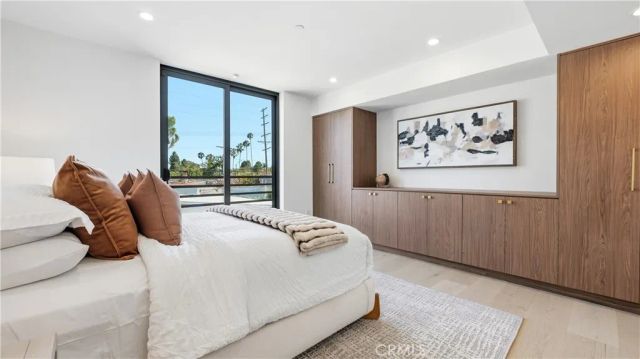813 N Genesee Avenue, Los Angeles, CA 90046