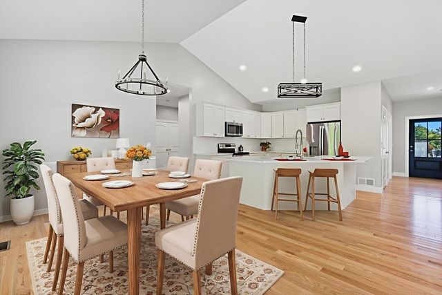 31 High Bluff Rd, Belchertown, MA 01007