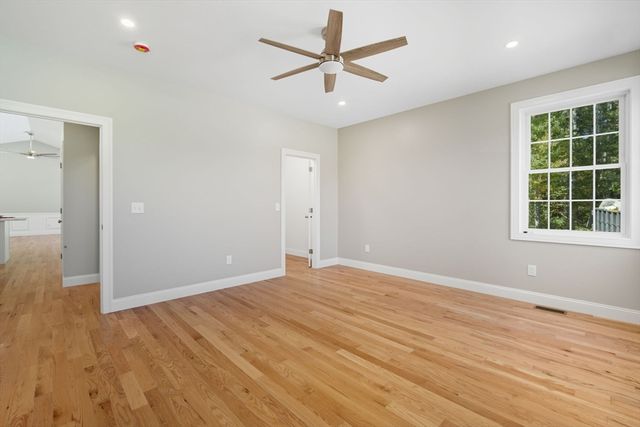 31 High Bluff Rd, Belchertown, MA 01007