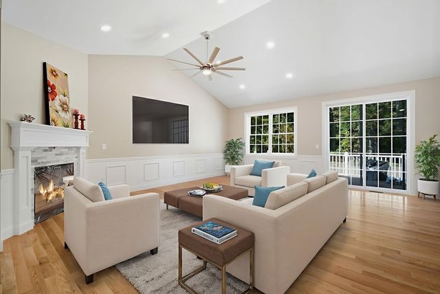 31 High Bluff Rd, Belchertown, MA 01007