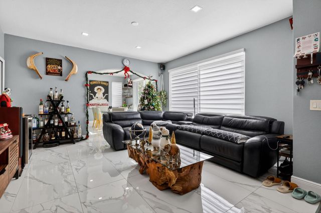 4197 SW 157th Ave 164, Hollywood, FL 33027