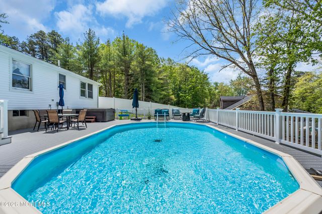188 N Cooks Bridge Road, Jackson, NJ 08527