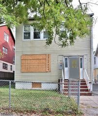 207 Hansbury Ave, Newark City, NJ 07112