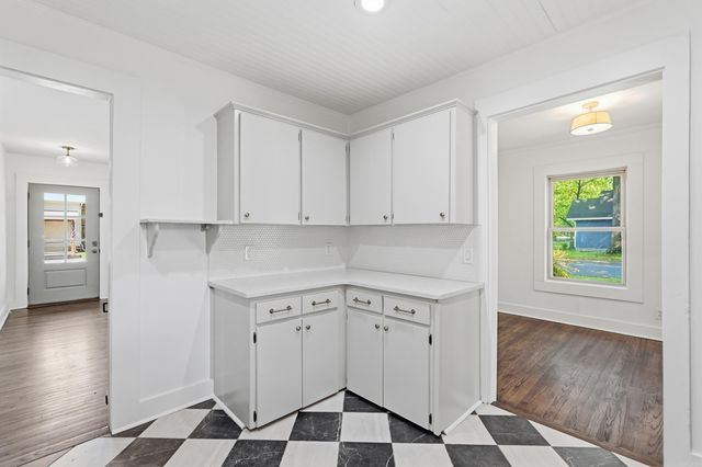 1117 Weems St, Conway, AR 72034